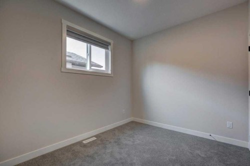 1204 5 Street Ne, Calgary, AB - Indoor Photo Showing Other Room