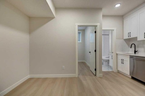 1204 5 Street Ne, Calgary, AB - Indoor