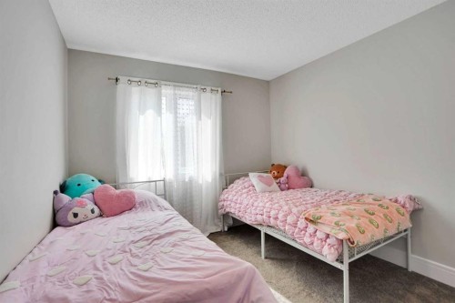 227 Citadel Lane Nw, Calgary, AB - Indoor Photo Showing Bedroom
