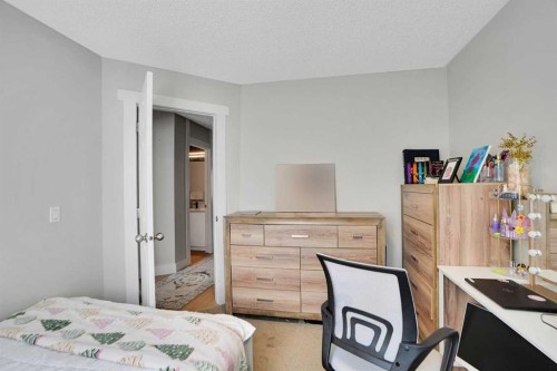 227 Citadel Lane Nw, Calgary, AB - Indoor Photo Showing Bedroom