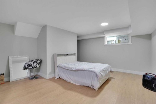 227 Citadel Lane Nw, Calgary, AB - Indoor Photo Showing Bedroom