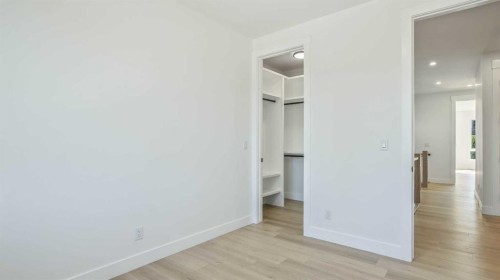 8924 34 Avenue, Calgary, AB - Indoor Photo Showing Other Room