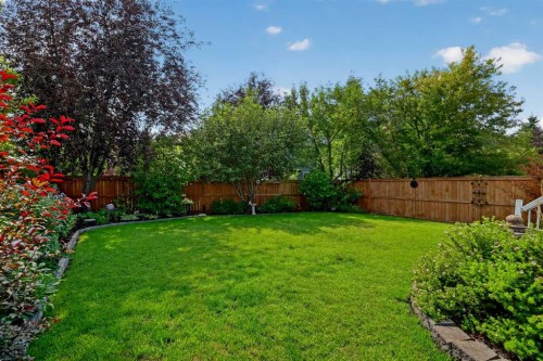 264 Riverview Close Se, Calgary, AB - Outdoor With Backyard