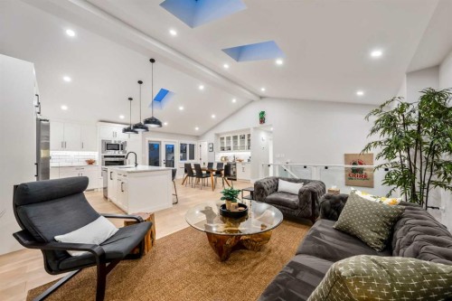 100 Lake Crimson Close Se, Calgary, AB - Indoor Photo Showing Living Room