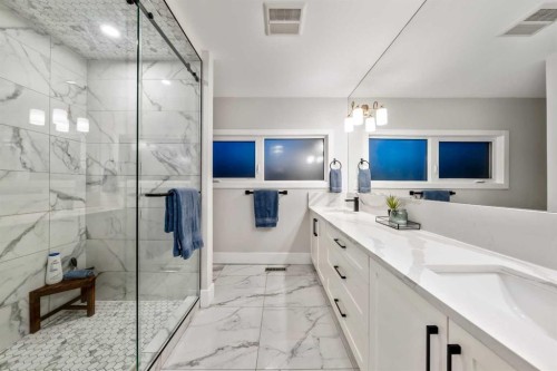 100 Lake Crimson Close Se, Calgary, AB - Indoor Photo Showing Bathroom