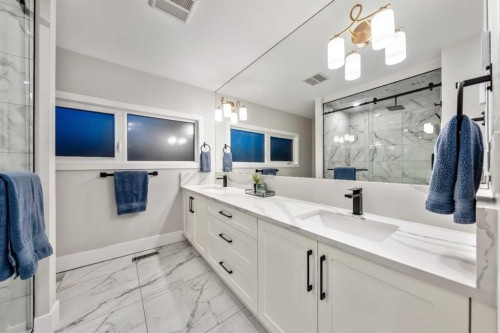 100 Lake Crimson Close Se, Calgary, AB - Indoor Photo Showing Bathroom