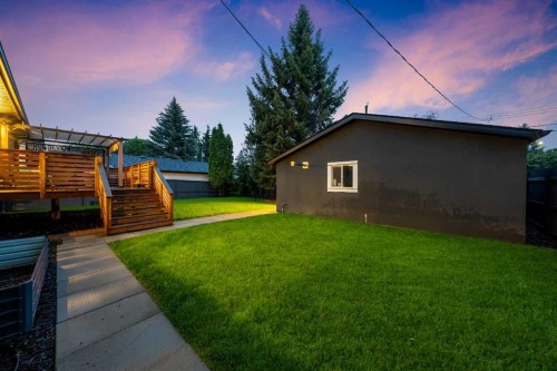 100 Lake Crimson Close Se, Calgary, AB - Outdoor