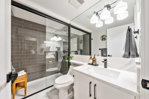 100 Lake Crimson Close Se, Calgary, AB - Indoor Photo Showing Bathroom