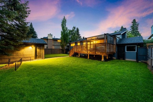 100 Lake Crimson Close Se, Calgary, AB - Outdoor