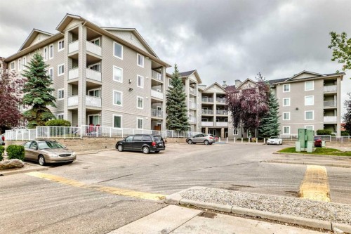5208A-604 8 Street SW Airdrie, AB T4B 2W8