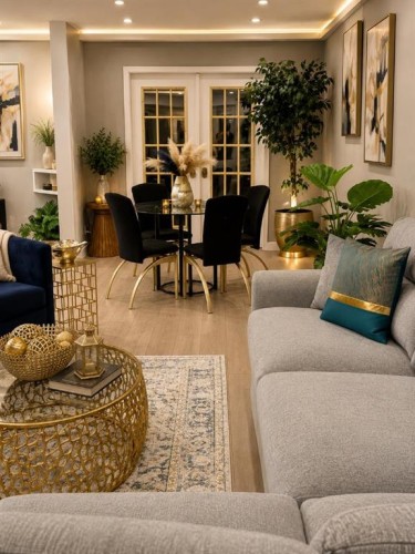 6832 37 Avenue Ne, Calgary, AB - Indoor Photo Showing Living Room