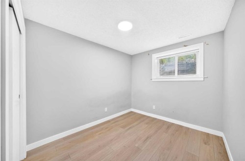 6832 37 Avenue Ne, Calgary, AB - Indoor Photo Showing Other Room