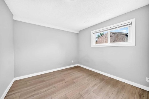 6832 37 Avenue Ne, Calgary, AB - Indoor Photo Showing Other Room