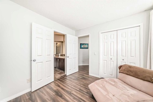 485 Cimarron Boulevard, Okotoks, AB - Indoor Photo Showing Bedroom