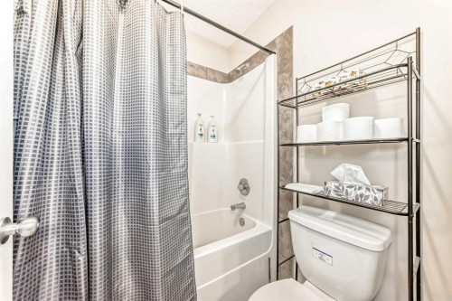 485 Cimarron Boulevard, Okotoks, AB - Indoor Photo Showing Bathroom
