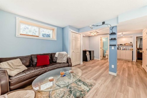 485 Cimarron Boulevard, Okotoks, AB - Indoor Photo Showing Living Room