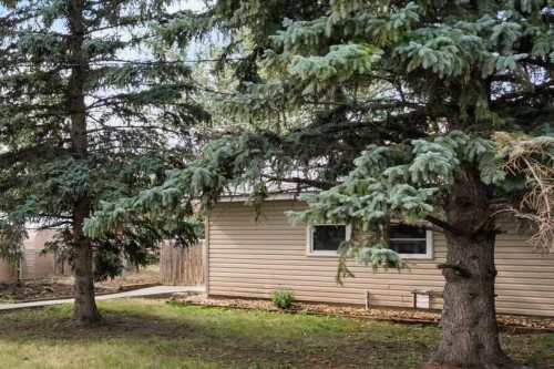 222 45 Avenue West, Claresholm, AB - Outdoor