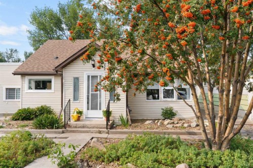 222 45 Avenue West, Claresholm, AB - Outdoor With Facade