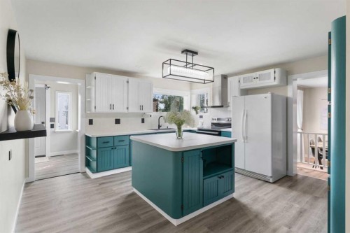 222 45 Avenue West, Claresholm, AB - Indoor Photo Showing Kitchen