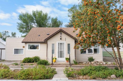 222 45 Avenue West, Claresholm, AB - Outdoor With Facade