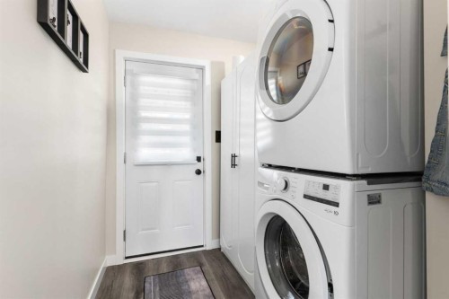 222 45 Avenue West, Claresholm, AB - Indoor Photo Showing Laundry Room