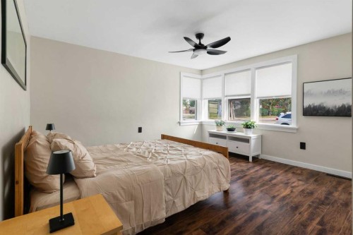 222 45 Avenue West, Claresholm, AB - Indoor Photo Showing Bedroom