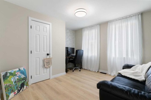 222 45 Avenue West, Claresholm, AB - Indoor