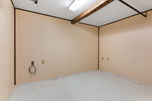 222 45 Avenue West, Claresholm, AB - Indoor Photo Showing Other Room