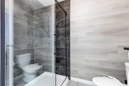 11 Citadel Meadow Grove Nw, Calgary, AB - Indoor Photo Showing Bathroom