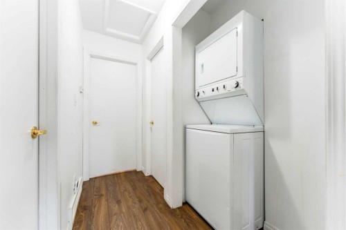 2906 Doverville Crescent Se, Calgary, AB - Indoor Photo Showing Laundry Room