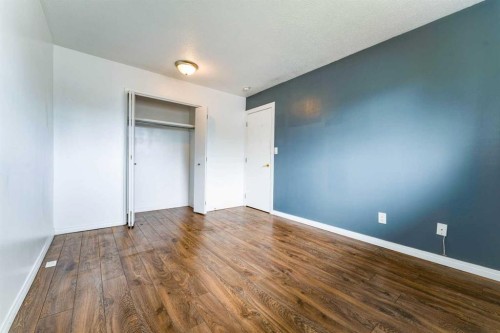 2906 Doverville Crescent Se, Calgary, AB - Indoor Photo Showing Other Room
