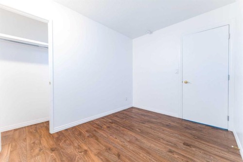 2906 Doverville Crescent Se, Calgary, AB - Indoor Photo Showing Other Room