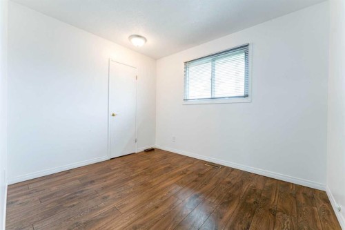 2906 Doverville Crescent Se, Calgary, AB - Indoor Photo Showing Other Room