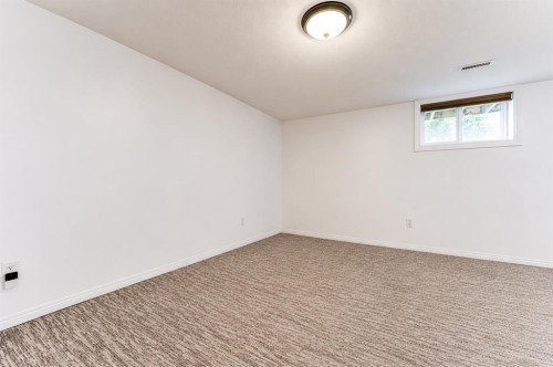 2906 Doverville Crescent Se, Calgary, AB - Indoor Photo Showing Other Room