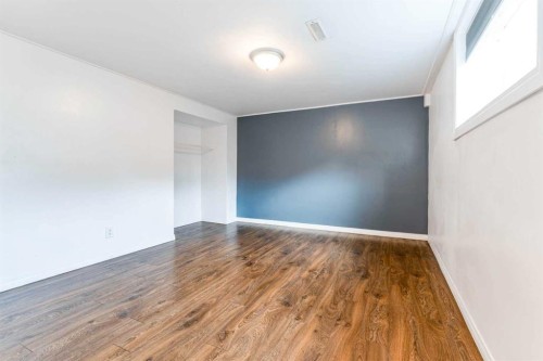 2906 Doverville Crescent Se, Calgary, AB - Indoor Photo Showing Other Room