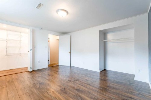 2906 Doverville Crescent Se, Calgary, AB - Indoor Photo Showing Other Room