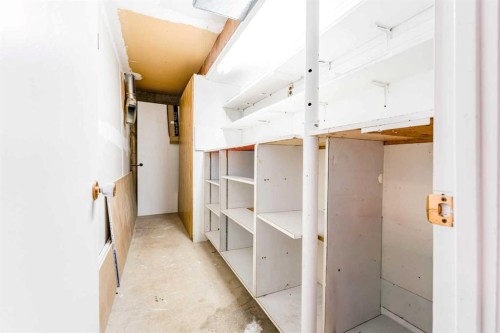 2906 Doverville Crescent Se, Calgary, AB - Indoor Photo Showing Other Room