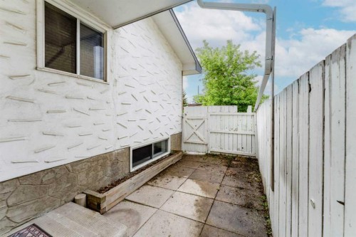 2906 Doverville Crescent Se, Calgary, AB - 