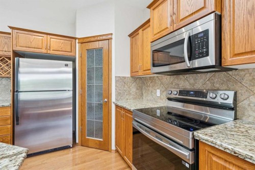7 Wentworth Landing Sw, Calgary, AB - Indoor Photo Showing Kitchen With Upgraded Kitchen