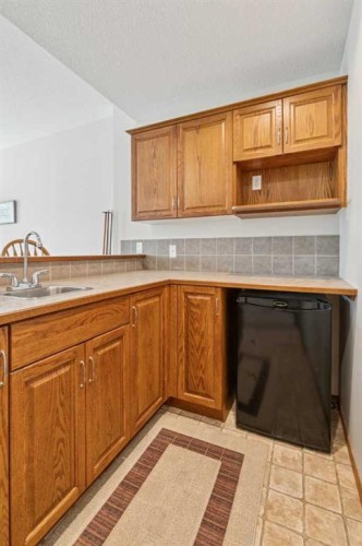 7 Wentworth Landing Sw, Calgary, AB - Indoor Photo Showing Kitchen