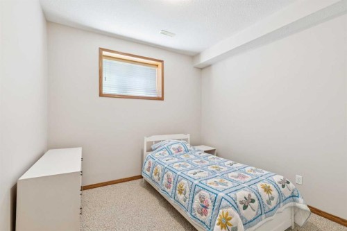7 Wentworth Landing Sw, Calgary, AB - Indoor Photo Showing Bedroom