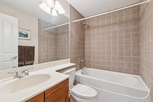 7 Wentworth Landing Sw, Calgary, AB - Indoor Photo Showing Bathroom