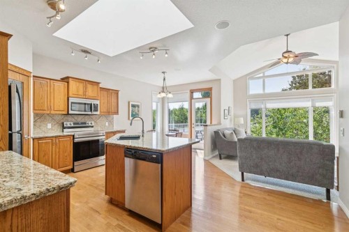 7 Wentworth Landing Sw, Calgary, AB - Indoor Photo Showing Kitchen
