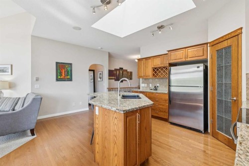 7 Wentworth Landing Sw, Calgary, AB - Indoor Photo Showing Kitchen With Double Sink