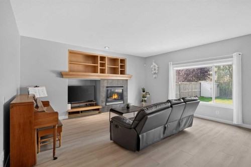 646 Chaparral Drive Se, Calgary, AB - Indoor Photo Showing Other Room