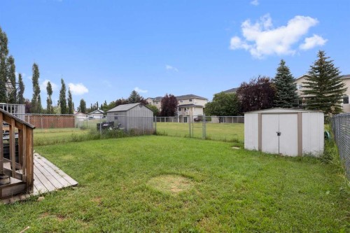 25 Hillview Road, Strathmore, AB - Outdoor With Backyard