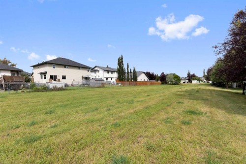 25 Hillview Road, Strathmore, AB - Outdoor