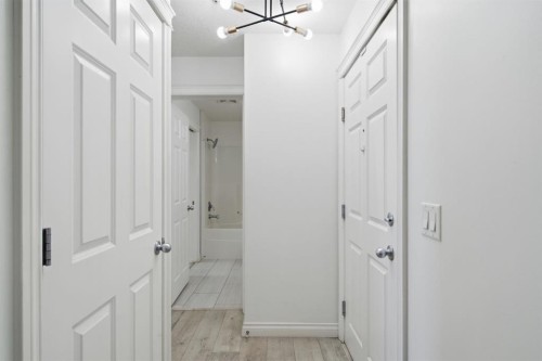 438-930 Centre Avenue Ne, Calgary, AB - Indoor Photo Showing Other Room