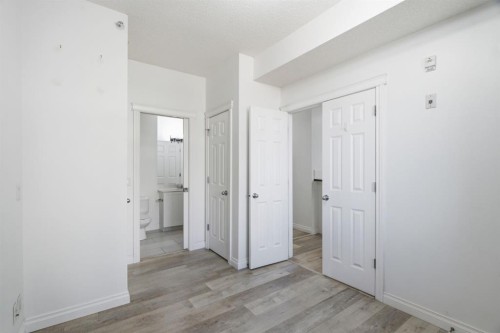438-930 Centre Avenue Ne, Calgary, AB - Indoor Photo Showing Other Room