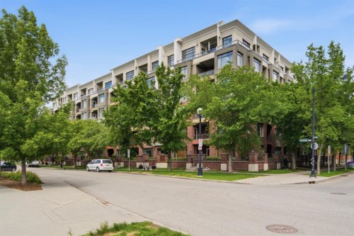 438-930 Centre Avenue Ne, Calgary, AB - Outdoor With Balcony With Facade